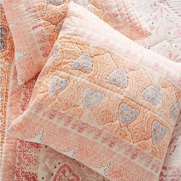 ISO! Josee Shams - Picture 1 of 3